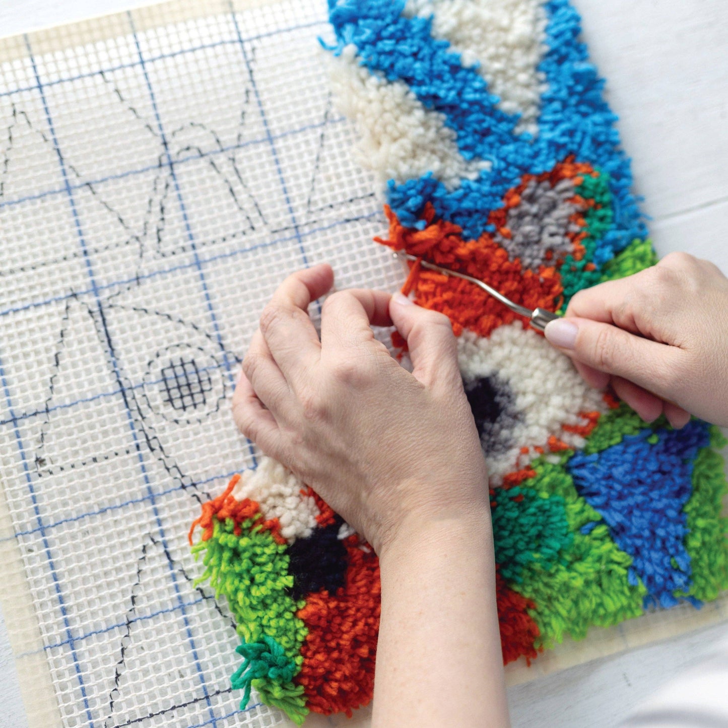 Discover Latch Hooking: Fox Kit