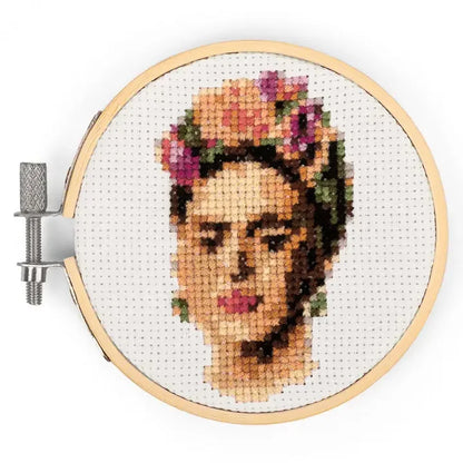Frida mini cross stitch - Kikkerland