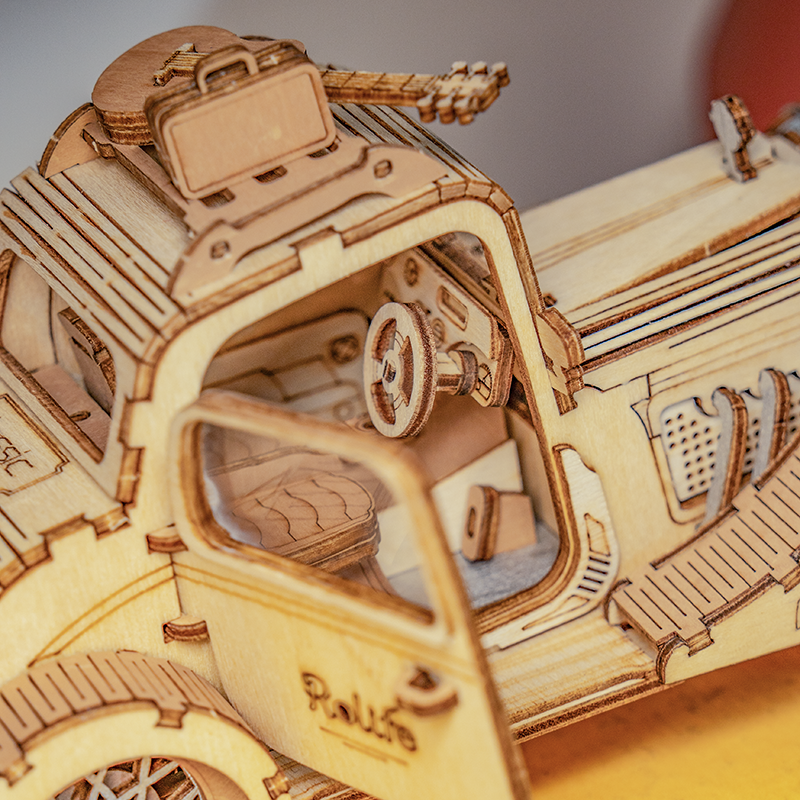 3D Wood Puzzle: Vintage Car