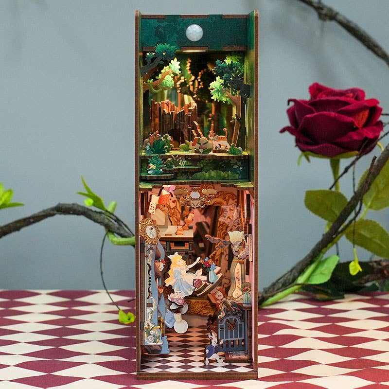 Book Nook - Alice's Adventure