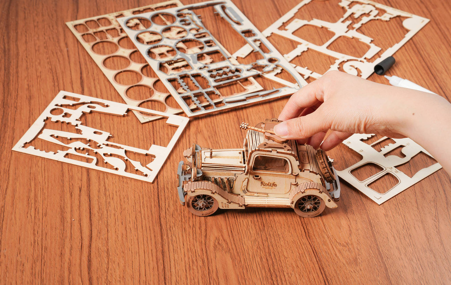 3D Wood Puzzle: Vintage Car