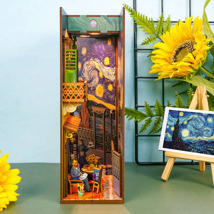 Book Nook - Vincent's World
