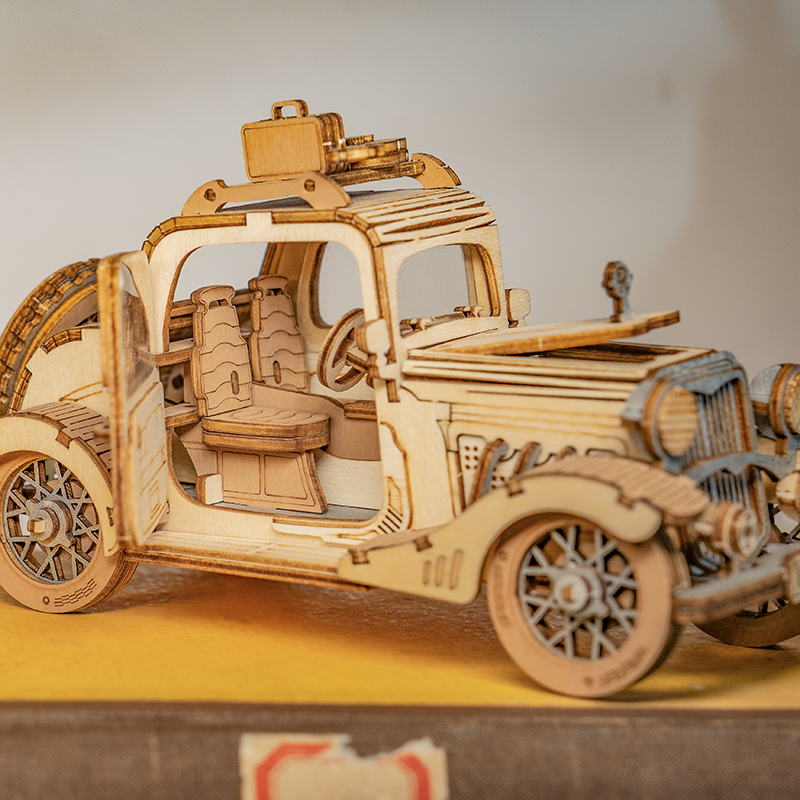 3D Wood Puzzle: Vintage Car