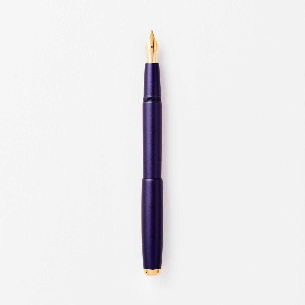 The Studio Fountain Pen: Mulberry / Fine