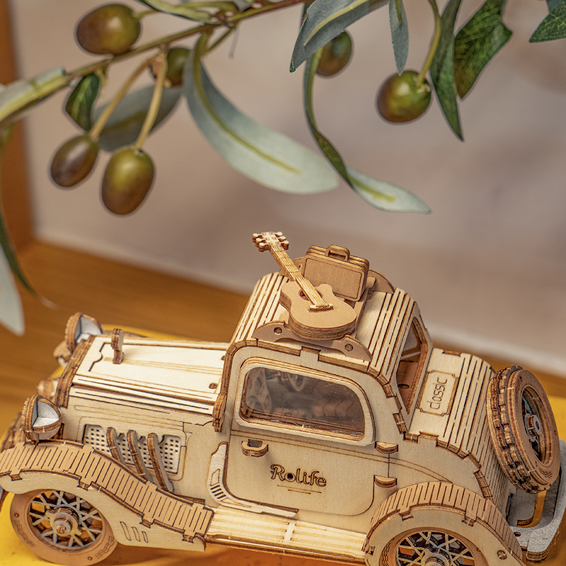 3D Wood Puzzle: Vintage Car