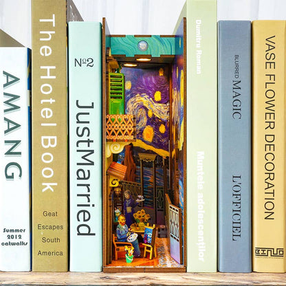 Book Nook - Vincent's World