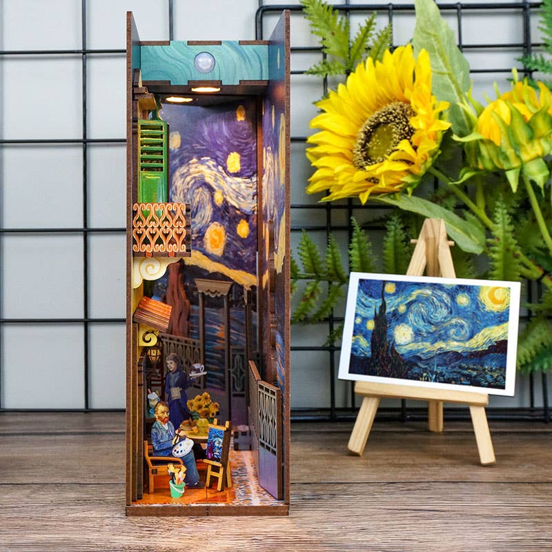 Book Nook - Vincent's World