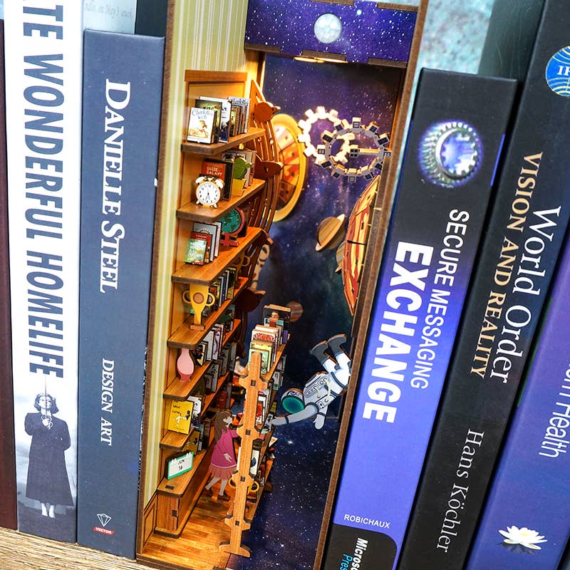 Book Nook - Interstellar
