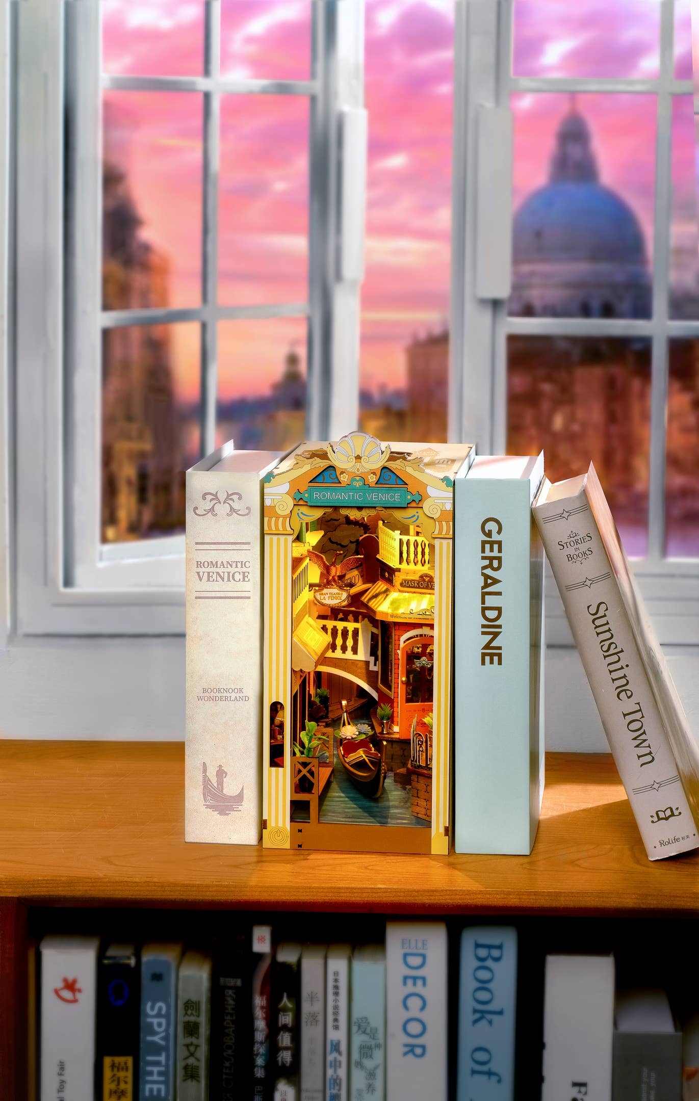 Book Nook - Romantic Venice